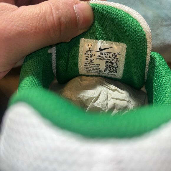 Athletic_Shoes